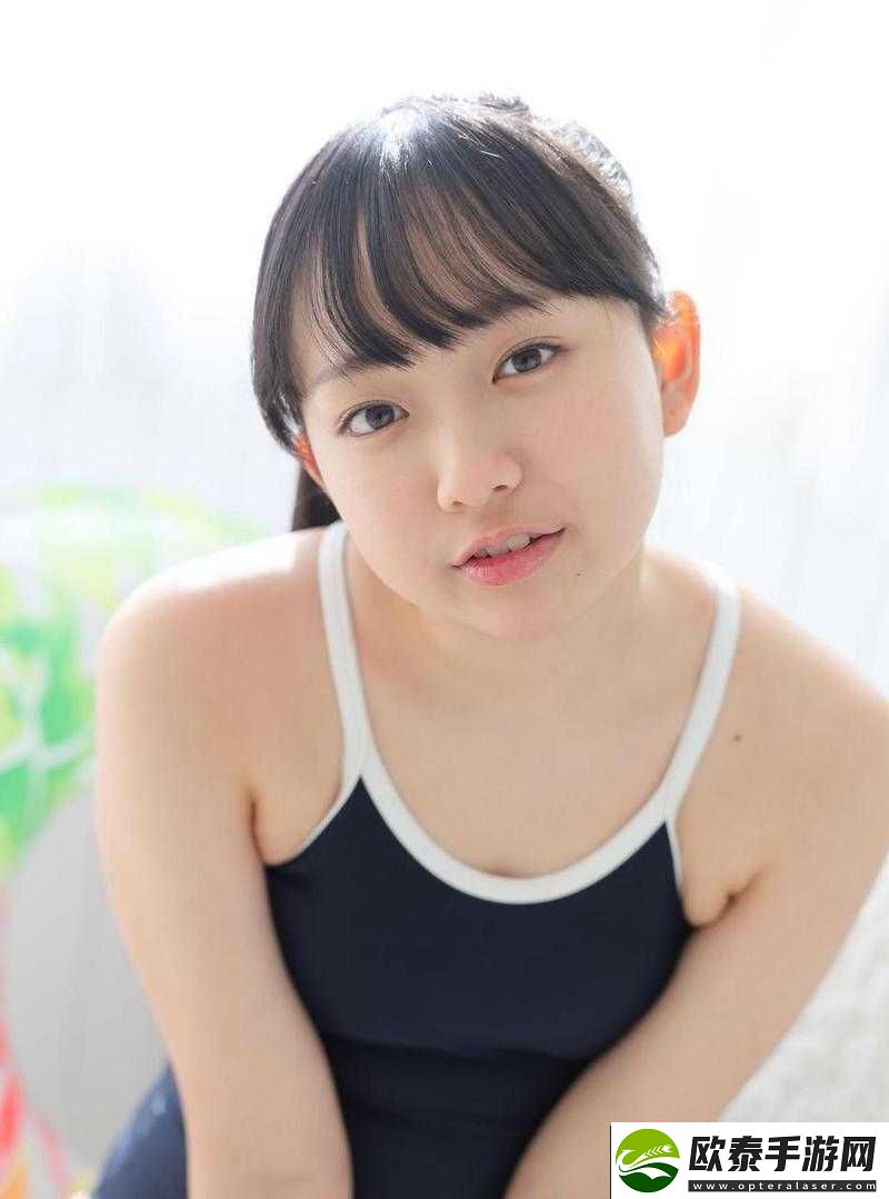 日本真实娇小可爱女孩的独特魅力展现