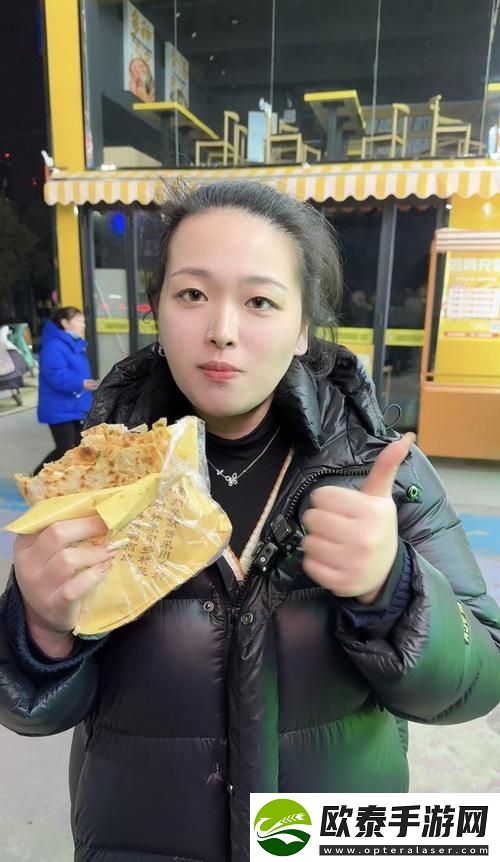 探讨“女生吃小头头视频”背后的文化现象与社会心理