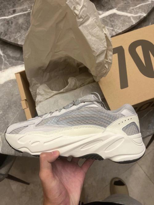 yeezy水蜜桃v2值得入手吗
