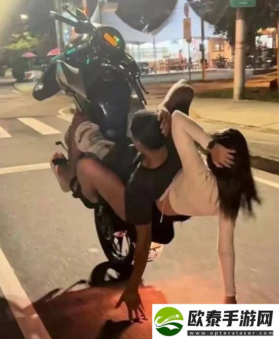 鬼火少女的不同姿势