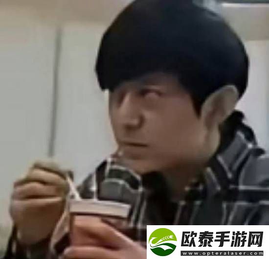 何炅玩自己的赞美食物梗