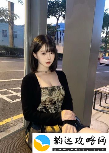 含羞草免费观看电视剧的背景故事：探索这部剧背后的情感与人性深度，揭示其不为人知的故事。