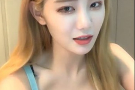 小妖精舒服吗+肉+高H视频