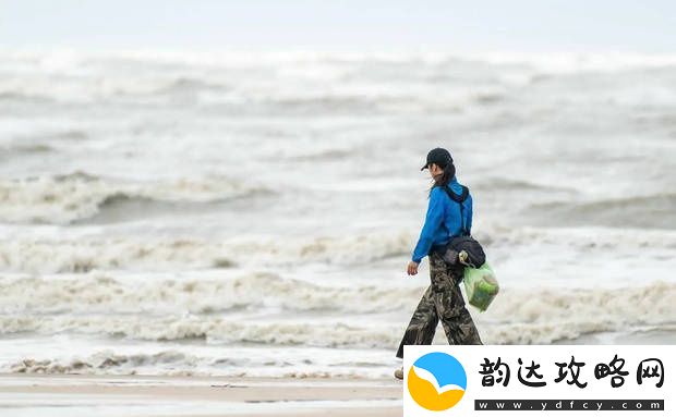 汤唯晒与女儿国外度假照