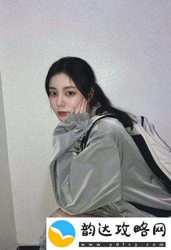 挤公交忘穿内裤被挺进：公交车上的尴尬瞬间让人哭笑不得！