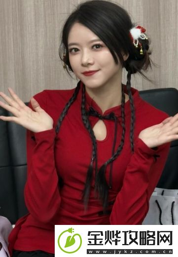 LPL美女主持骆歆晒新春美照