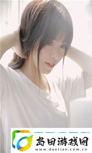 一面膜胸口一面吃下部位片段为何火爆网络