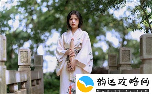 中午妈妈在厨房做饭