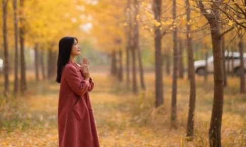 50岁妇女不戴套的心理分析：这是一场关于爱的洗礼