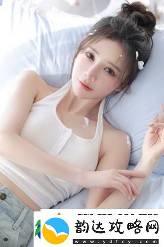 刚看完小莹好湿⋯好紧⋯太爽了电影