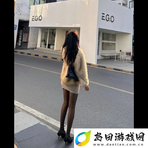 免费成年人❌❌用黄上黄两年半，网友感叹：如何才能在这个快节奏的时代找到属于自己的慢生活方式！
