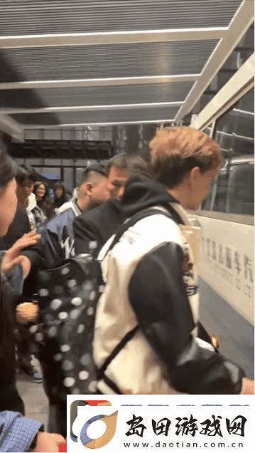 情比金坚——十图回顾m0NESY与NiKo的兄弟情深瞬间