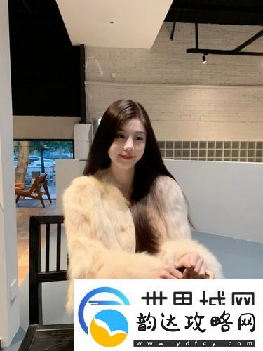 一边下奶一吃敷视频好几个人