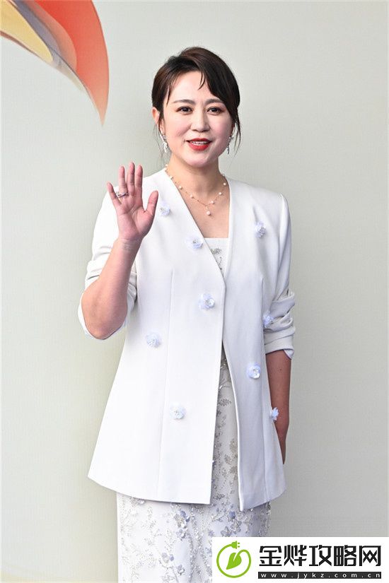 王一博、大鹏、马丽等亮相金鸡奖提名表彰会