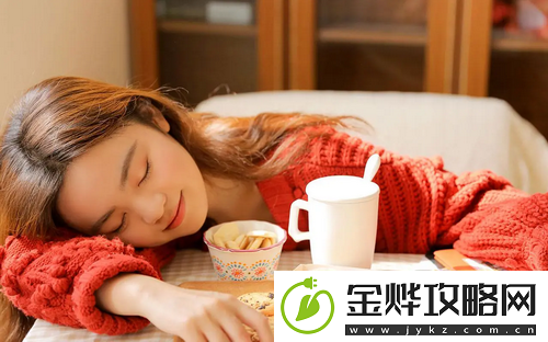 一边下奶一吃敷面膜视频60分钟-网友调侃：边享受边变美太棒了！