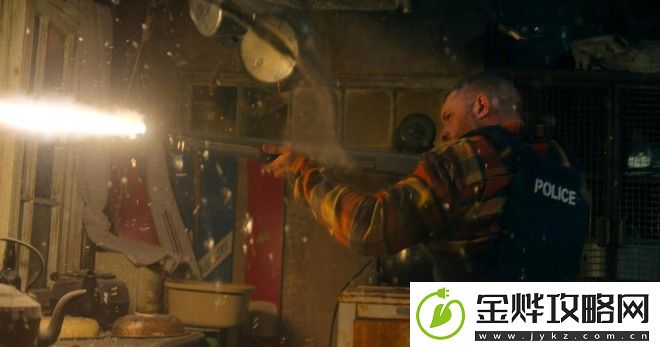 浩劫剧照首曝！汤姆·哈迪动作惊悚片终来袭