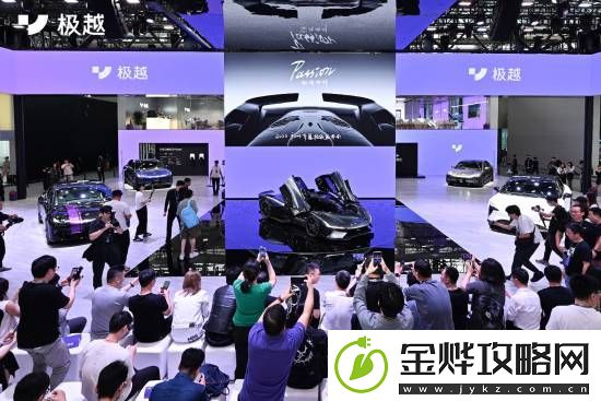 零百加速1.9秒！极越超帅跑车ROBO